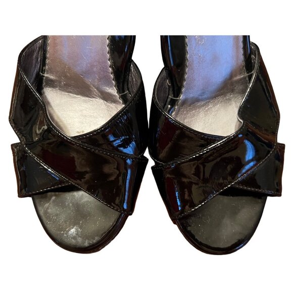 Taryn Rose women's black patent leather slip on, open toe sandals, 6.5M - Picture 3 of 9